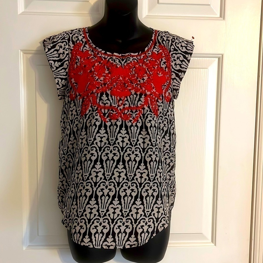 THML Embroidered Short Sleeve Blouse size XS